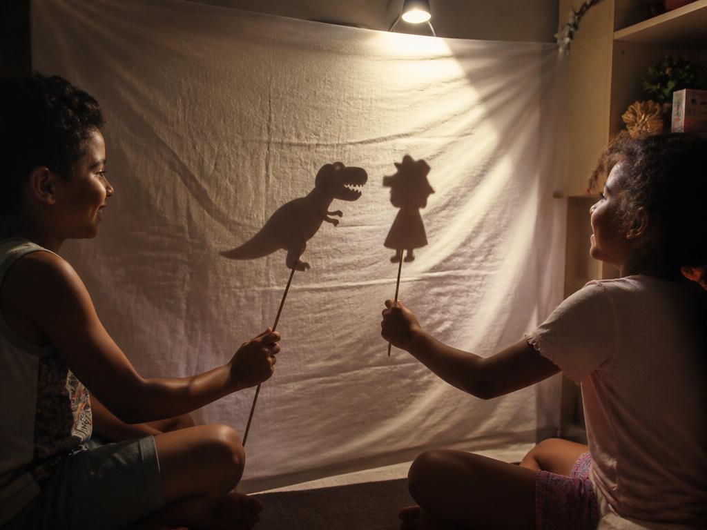 Aula 10: Teatro de Sombras — Criar bonecos e inventar histórias