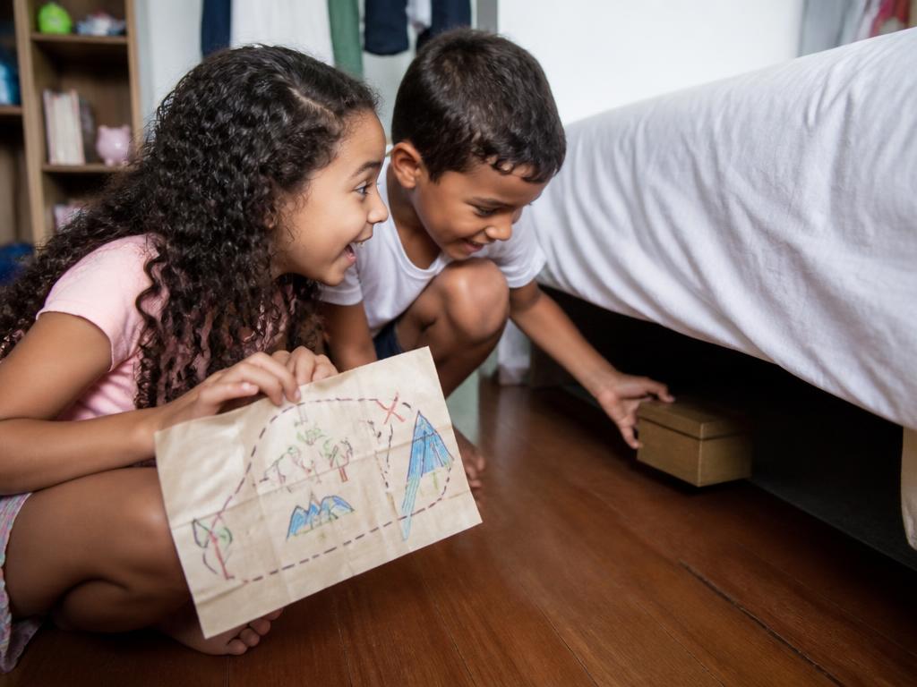 Dia 5: Caça ao Tesouro — Pistas e aventura dentro de casa.